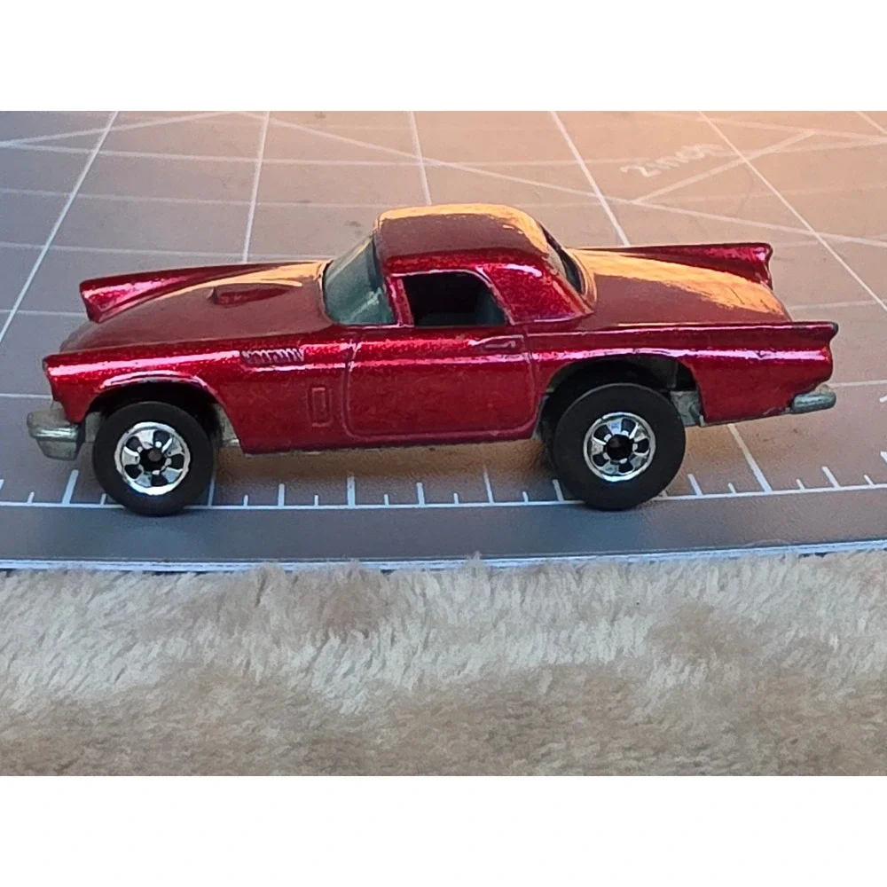 Hot Wheels 1957 Ford Thunderbird Red Metallic 57 T-Bird Mattel 1981 Malaysia